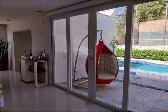 Casa para alugar com 4 quartos, 510m² em Real Parque, São Paulo