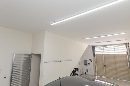 Garagem de casa para alugar com 4 quartos, 400m² em Jardim Japao, São Paulo