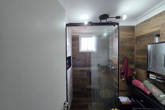 Banheiro Social de apartamento à venda com 2 quartos, 45m² em Jardim Las Vegas, Guarulhos