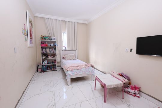 Quarto 1 de casa à venda com 3 quartos, 180m² em Jardim Presidente, Goiânia