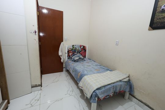 Quarto 2 de casa à venda com 3 quartos, 180m² em Jardim Presidente, Goiânia