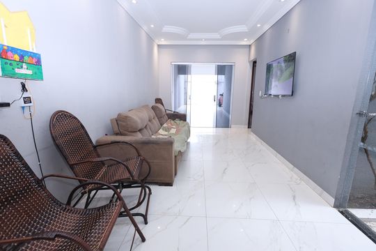 Sala de casa à venda com 3 quartos, 180m² em Jardim Presidente, Goiânia