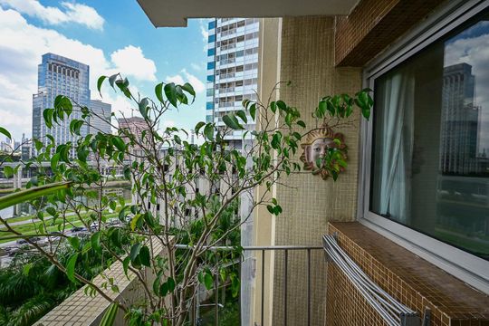 Varanda de apartamento à venda com 2 quartos, 92m² em Real Parque, São Paulo
