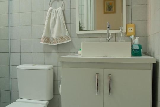 Banheiro  de apartamento à venda com 2 quartos, 56m² em Baeta Neves, São Bernardo do Campo