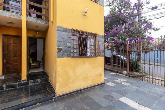Hall de entrada de apartamento à venda com 3 quartos, 74m² em Dona Clara, Belo Horizonte