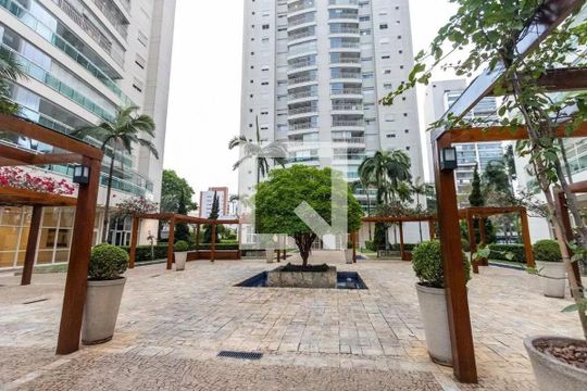 Área comum de apartamento para alugar com 3 quartos, 180m² em Vila Romana, São Paulo