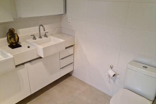 Banheiro de apartamento para alugar com 3 quartos, 163m² em Vale do Sereno, Nova Lima