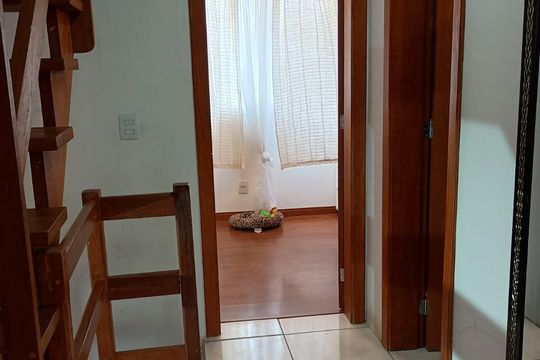 Corredor de casa à venda com 3 quartos, 50m² em Hípica, Porto Alegre