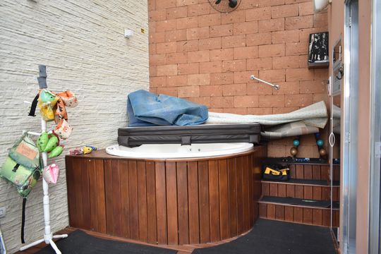 Spa de casa à venda com 3 quartos, 200m² em Planalto Paulista, São Paulo
