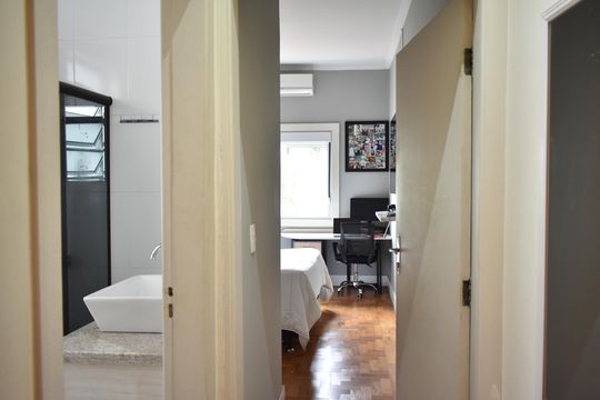Corredor de casa à venda com 3 quartos, 200m² em Planalto Paulista, São Paulo