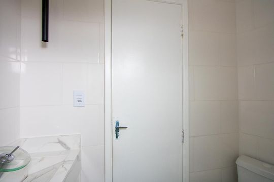 Banheiro do quarto 1 de apartamento à venda com 2 quartos, 105m² em Jardim Las Vegas, Santo André