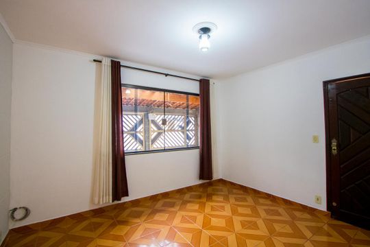 Casa à venda com 2 quartos, 154m² em Vila Linda, Santo André