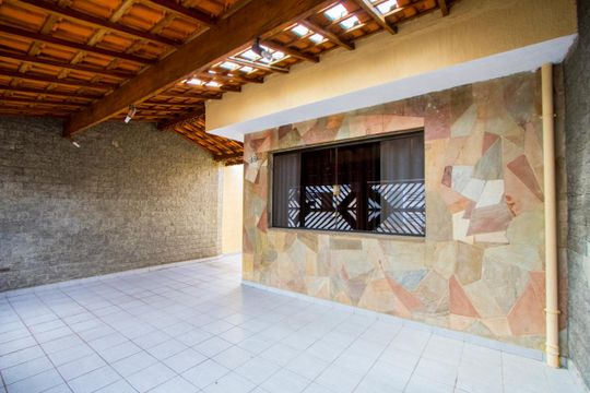 Garagem de casa à venda com 2 quartos, 154m² em Vila Linda, Santo André