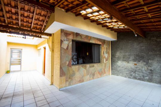 Garagem de casa à venda com 2 quartos, 154m² em Vila Linda, Santo André