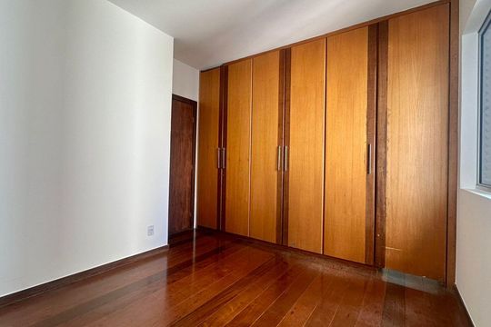 Quarto  de apartamento para alugar com 3 quartos, 95m² em Buritis, Belo Horizonte