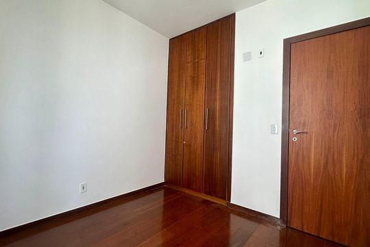 Quarto  de apartamento para alugar com 3 quartos, 95m² em Buritis, Belo Horizonte