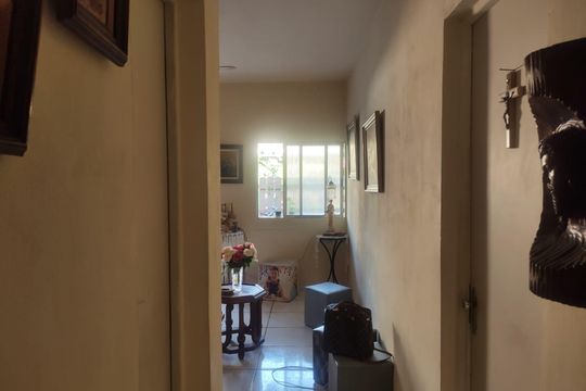 Sala de casa de condomínio para alugar com 3 quartos, 137m² em Taquara, Rio de Janeiro