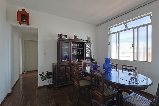 Apartamento à venda com 3 quartos, 96m² em João Pinheiro, Belo Horizonte