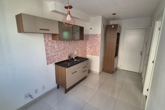 Cozinha de apartamento à venda com 1 quarto, 24m² em Santo Amaro, São Paulo
