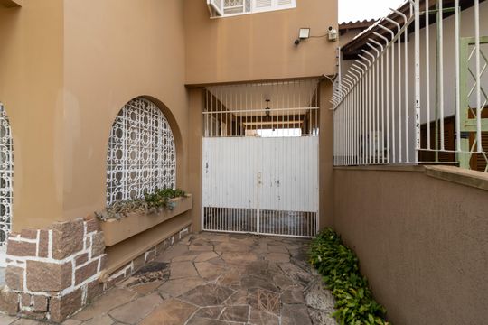 Garagem de casa à venda com 6 quartos, 300m² em Santa Tereza, Porto Alegre