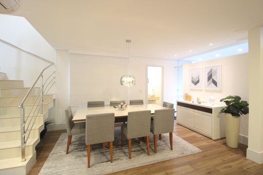 Sala de casa de condomínio à venda com 4 quartos, 215m² em Interlagos, São Paulo