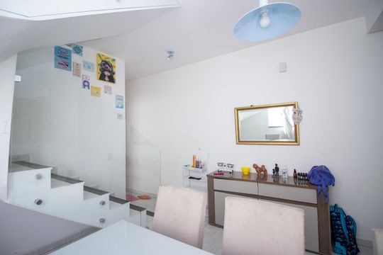Sala de apartamento à venda com 3 quartos, 104m² em Europa, Contagem