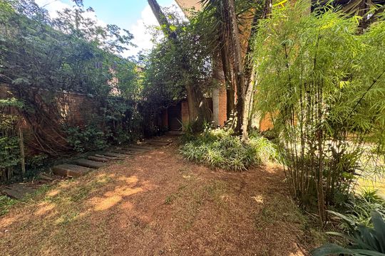 Quintal entrada  de casa à venda com 4 quartos, 875m² em Jardim Guedala, São Paulo