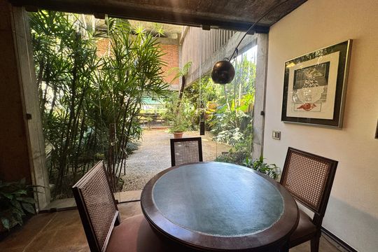 Vista sala de leitura  de casa à venda com 4 quartos, 875m² em Jardim Guedala, São Paulo