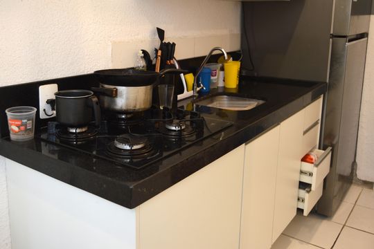 Cozinha de apartamento à venda com 2 quartos, 41m² em Jardim do Lago, Osasco