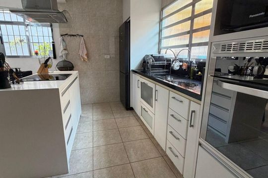 Cozinha de casa à venda com 3 quartos, 200m² em Parque Sao Luis, São Paulo
