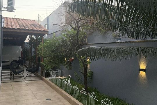 Área externa de casa à venda com 3 quartos, 200m² em Parque Sao Luis, São Paulo