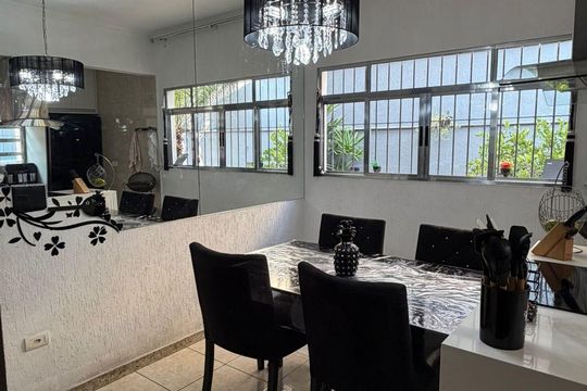 Casa à venda com 3 quartos, 200m² em Parque Sao Luis, São Paulo