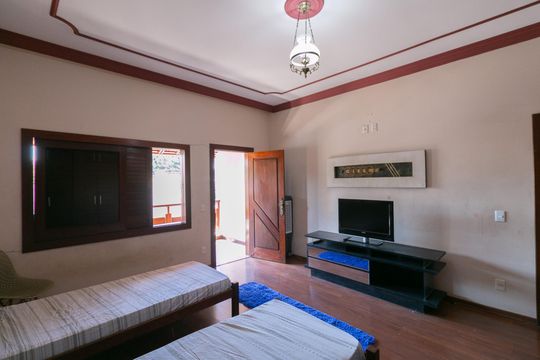 Casa para alugar com 4 quartos, 450m² em Letícia, Belo Horizonte
