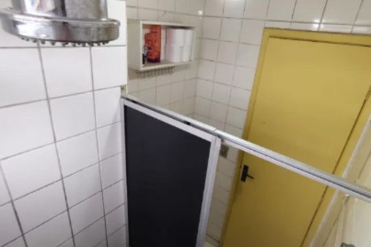 Banheiro de apartamento à venda com 2 quartos, 44m² em Caetano Furquim, Belo Horizonte