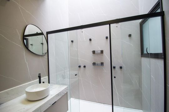 Banheiro da Suíte 1 de casa de condomínio para alugar com 3 quartos, 170m² em Aparecidinha, Sorocaba
