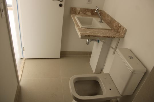 Banheiro de kitnet/studio à venda com 1 quarto, 25m² em Vila Mariana, São Paulo