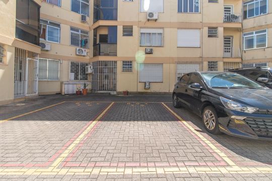 Garagem de apartamento à venda com 1 quarto, 53m² em Santa Tereza, Porto Alegre