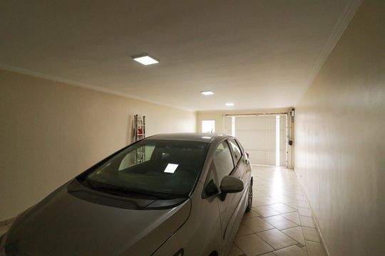 Garagem de casa à venda com 3 quartos, 184m² em Santa Teresinha, São Paulo