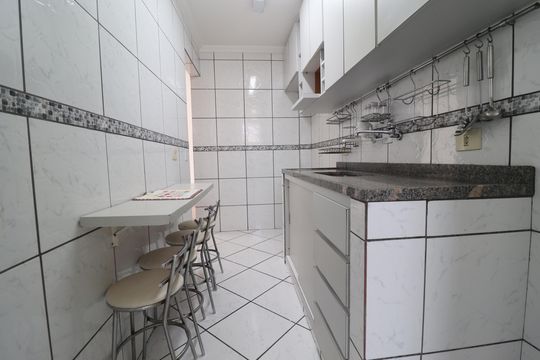 Cozinha de apartamento à venda com 2 quartos, 50m² em Vila Aquilino, Santo André
