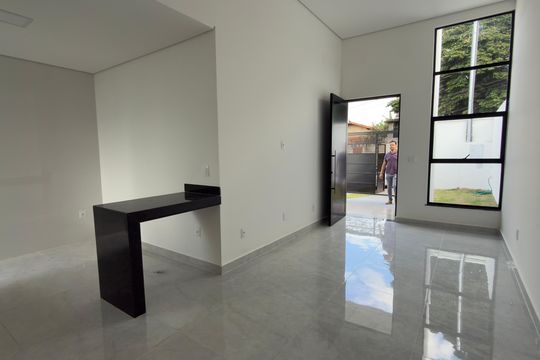 Casa à venda com 3 quartos, 180m² em Lundcéia, Lagoa Santa