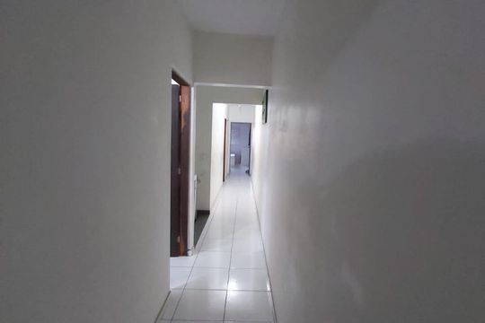Corredor de casa à venda com 5 quartos, 250m² em Parque Boturussu, São Paulo
