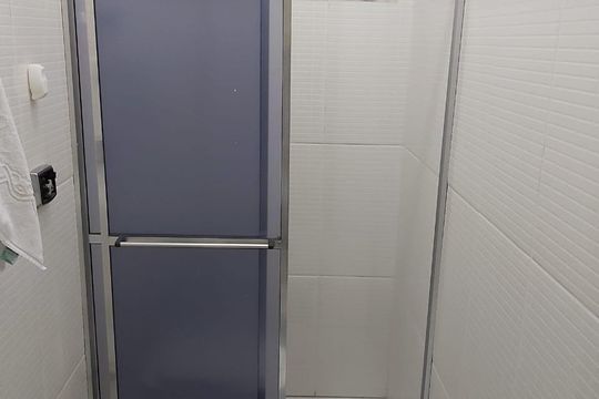 Banheiro de casa à venda com 5 quartos, 250m² em Parque Boturussu, São Paulo