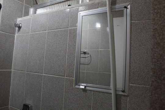 Banheiro de apartamento à venda com 1 quarto, 36m² em Jacarepaguá, Rio de Janeiro