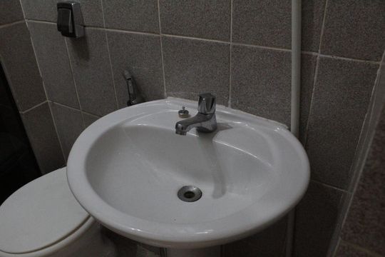 Banheiro de apartamento à venda com 1 quarto, 36m² em Jacarepaguá, Rio de Janeiro