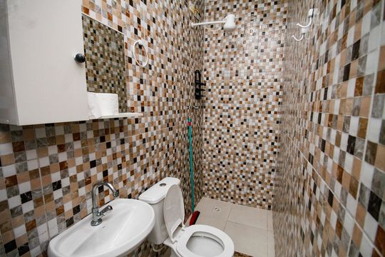 Banheiro da Suíte 3 de casa para alugar com 8 quartos, 250m² em Nova Mirim, Praia Grande