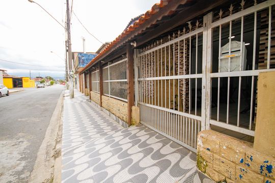 Fachada de casa para alugar com 8 quartos, 250m² em Nova Mirim, Praia Grande