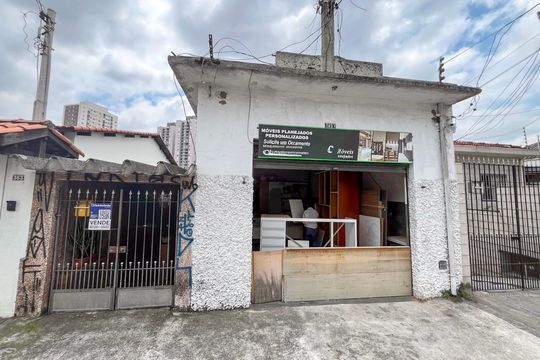 Fachada de casa à venda com 3 quartos, 182m² em Vila Nair, São Paulo