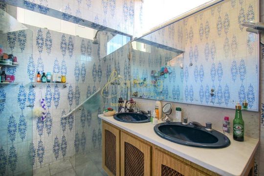 Banheiro de casa à venda com 3 quartos, 240m² em Vila Romana, São Paulo