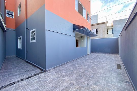 Área externa de kitnet/studio para alugar com 1 quarto, 80m² em Jardim Florida, Barueri