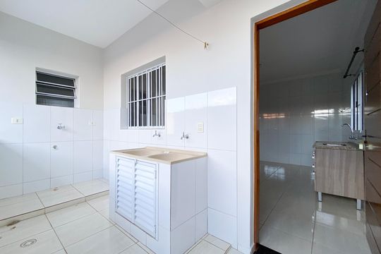 Área de serviço de kitnet/studio para alugar com 1 quarto, 80m² em Jardim Florida, Barueri